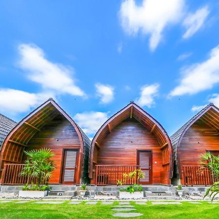 Sekar Arum Riverside Resort In Canggu ทานาล็อต ภายนอก รูปภาพ