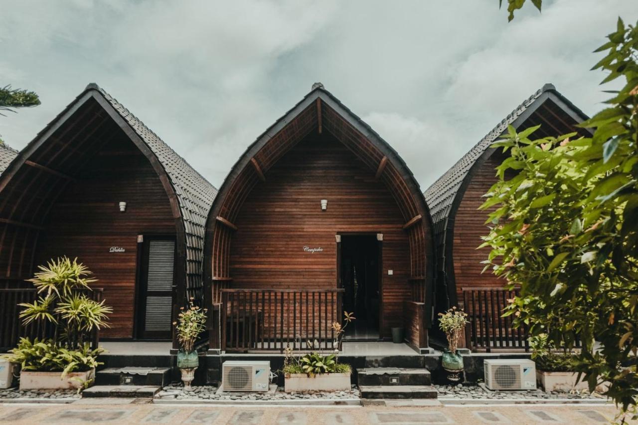 Sekar Arum Riverside Resort In Canggu ทานาล็อต ภายนอก รูปภาพ