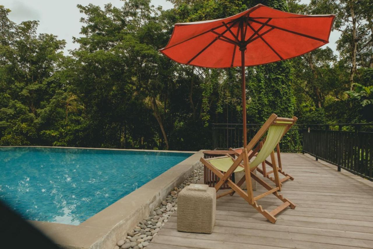 Sekar Arum Riverside Resort In Canggu ทานาล็อต ภายนอก รูปภาพ