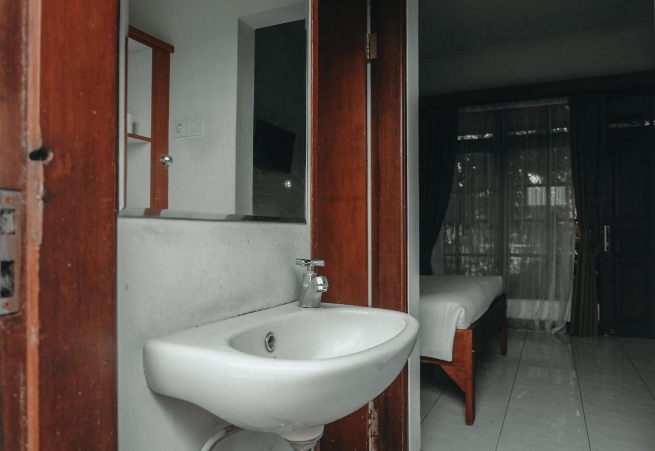 Sekar Arum Riverside Resort In Canggu ทานาล็อต ภายนอก รูปภาพ