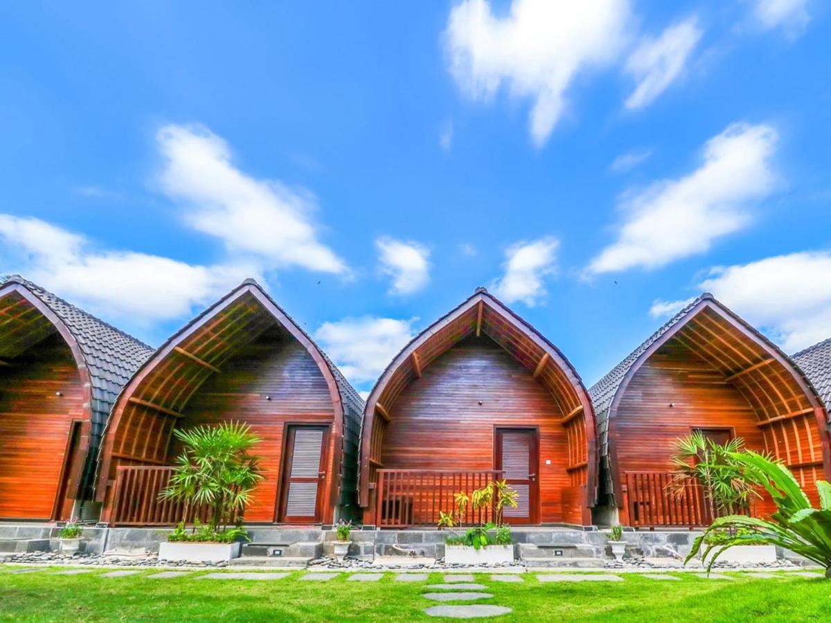 Sekar Arum Riverside Resort In Canggu ทานาล็อต ภายนอก รูปภาพ